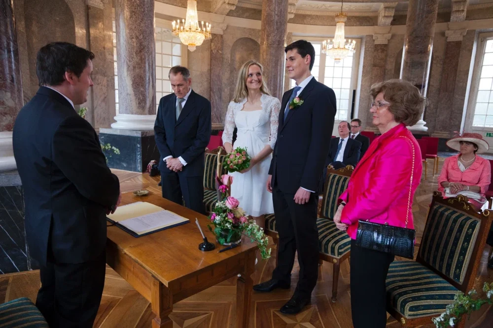 Standesamtliche Hochzeit im Schloss Biebrich in Wiesbaden